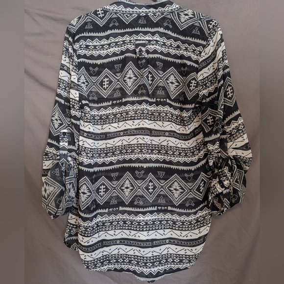 GeeGee size large sheer geometric tunic blouse in black/white - Picture 2 of 12
